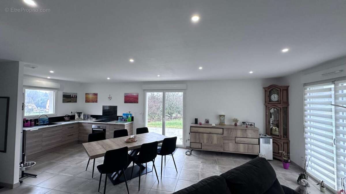 Maison à COURCHATON