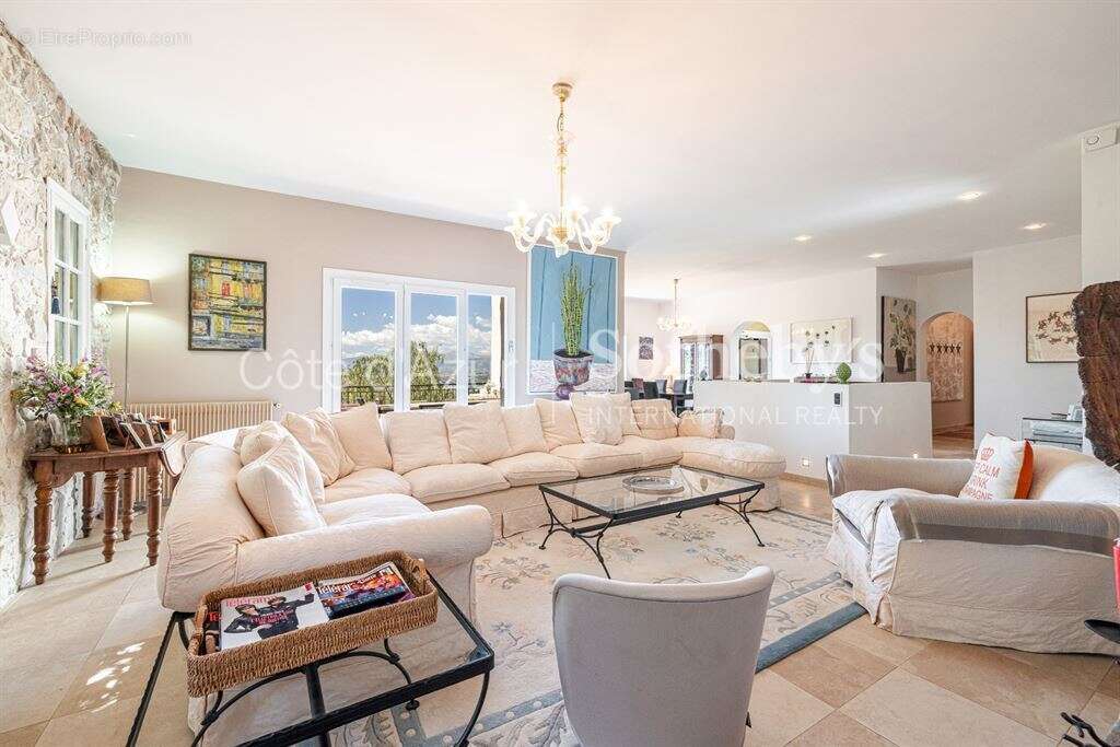Maison provençale avec vue panoramique et piscine à Nice - photo 2