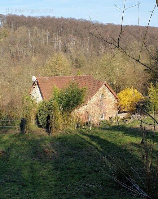 Maison à COUCY-LE-CHATEAU-AUFFRIQUE