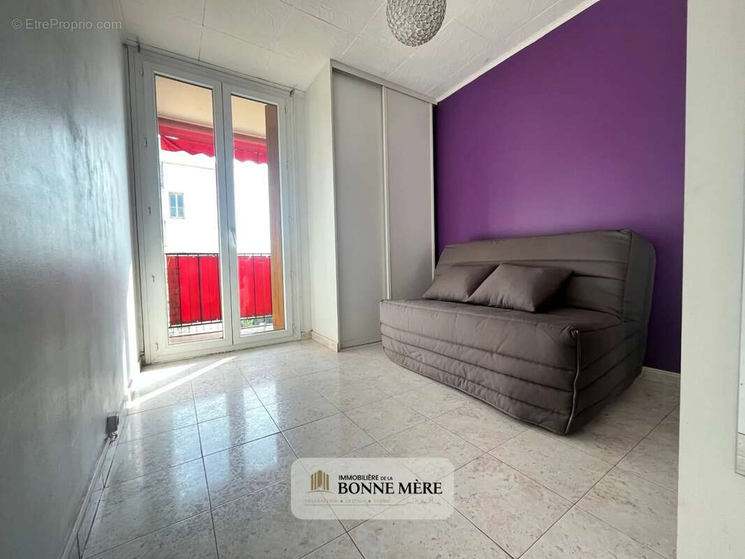 Appartement à MARSEILLE-11E
