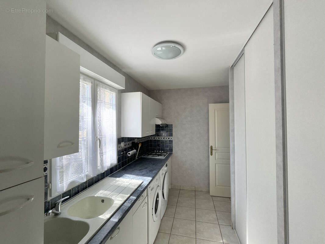Maison avec piscine et vue exceptionnelle sur la campagne - photo 16