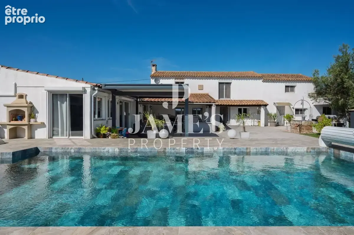 Maison 159 m² à vendre à Arles (13200) - photo 2