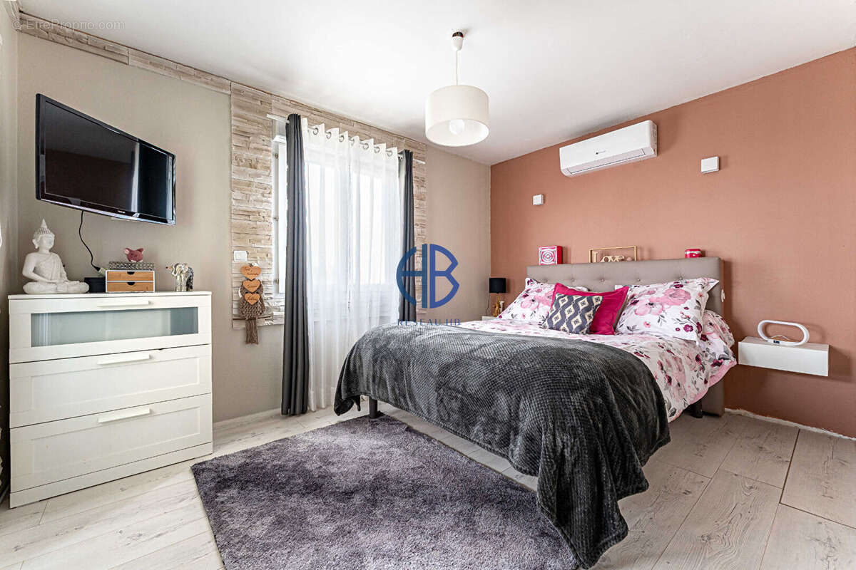 Maison à SAINT-CHEF