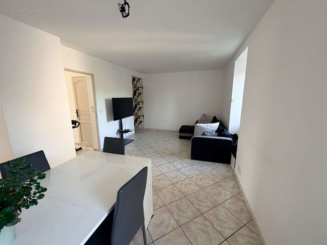 Maison de village L'isle d'Abeau 5 pièce(s) 121 m2 - photo 6