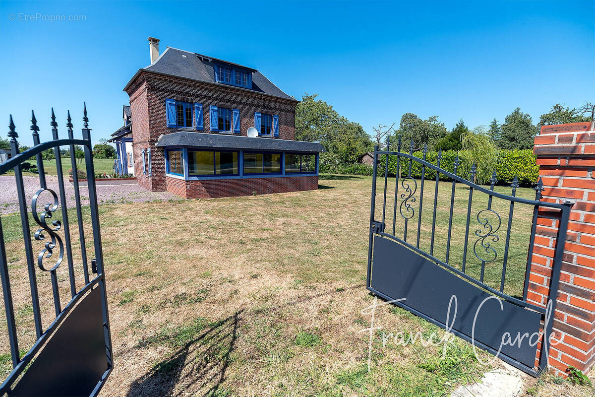 Maison à LE MESNIL-SOUS-JUMIEGES