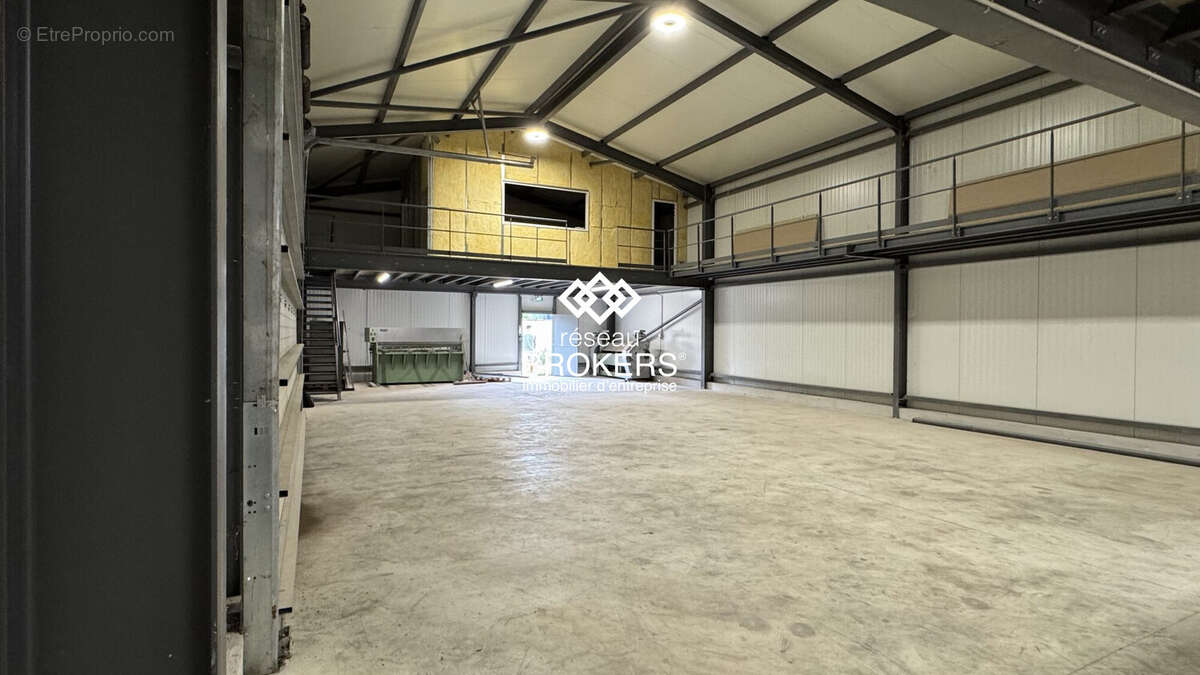Commerce 300 m² à Chateaurenard  - photo 2