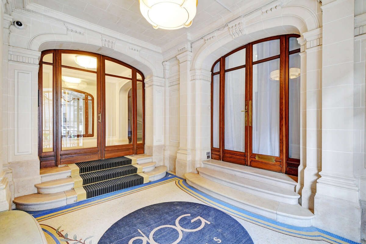 Appartement à PARIS-7E