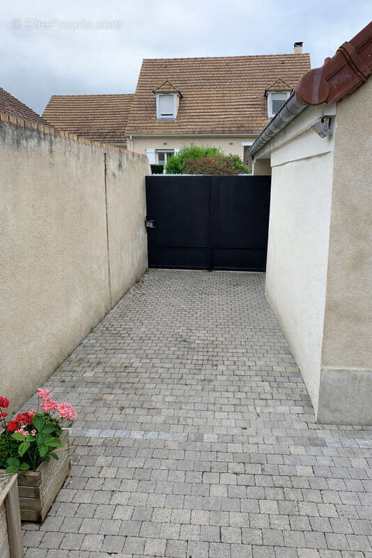 Maison à THOIRY