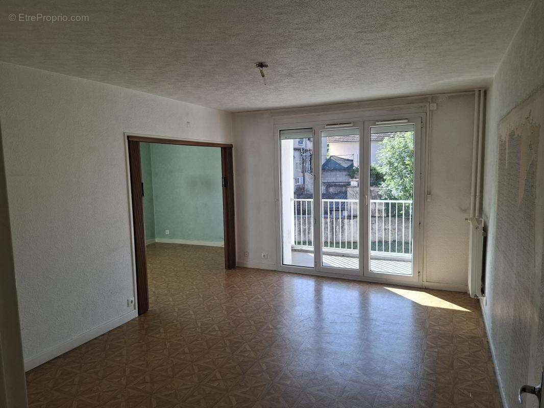 Appartement 4 pièces à Saint-Paul-En-Jarez - photo 4