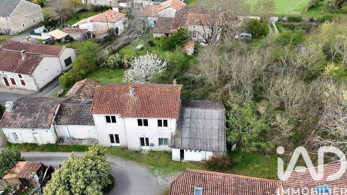 Photo 1 - Maison à PERSAC