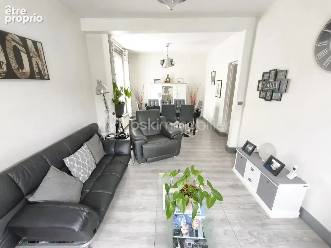 Maison . 5 Pièces . 96 m² - photo 4