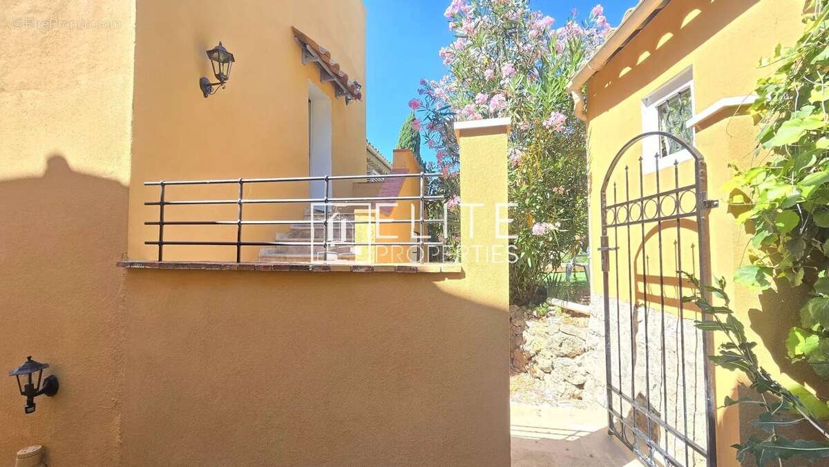 Maison à SPERACEDES