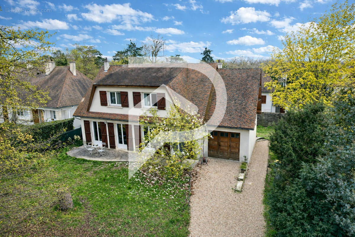 Maison à VERNEUIL-SUR-SEINE