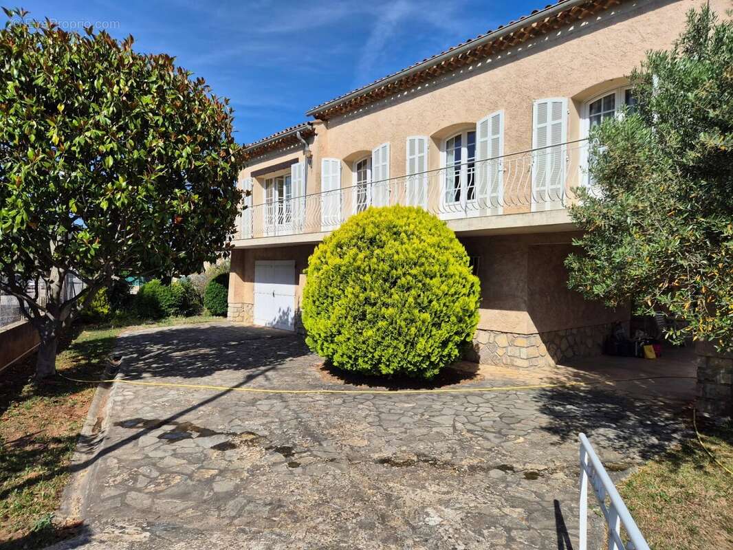Maison à CUERS