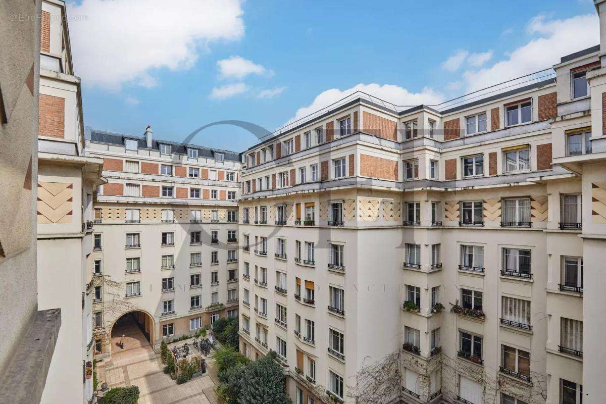 Appartement à PARIS-7E