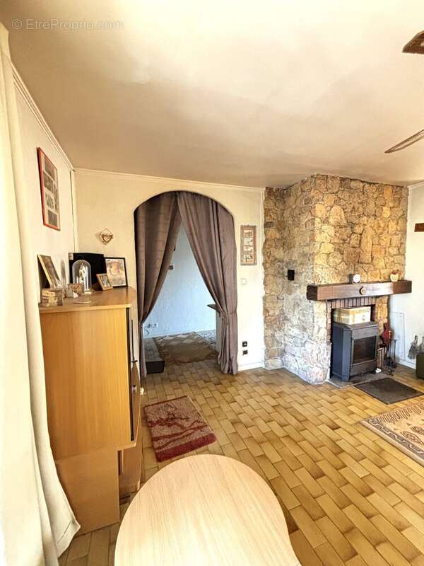 Maison à LE MUY