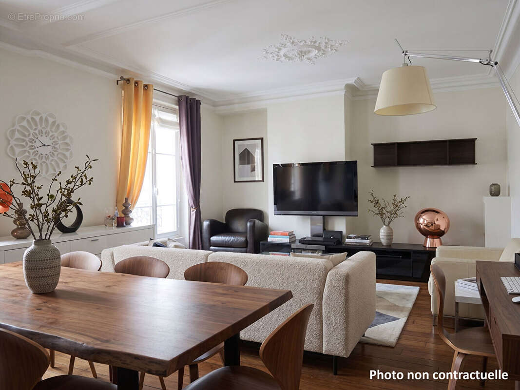 Appartement à PARIS-14E