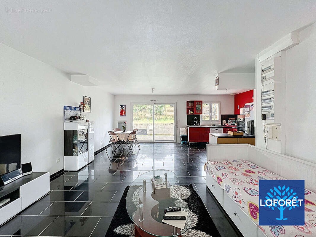 Maison à VAYRES-SUR-ESSONNE