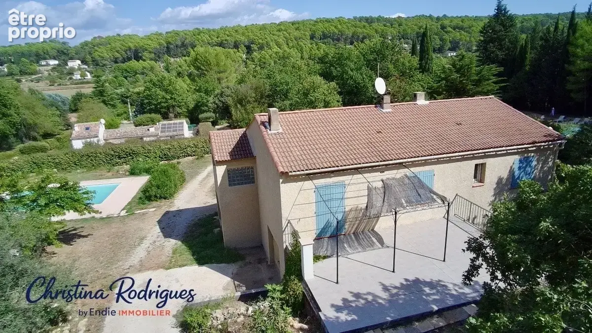 Lorgues villa t7 piscine garage cave - photo 25