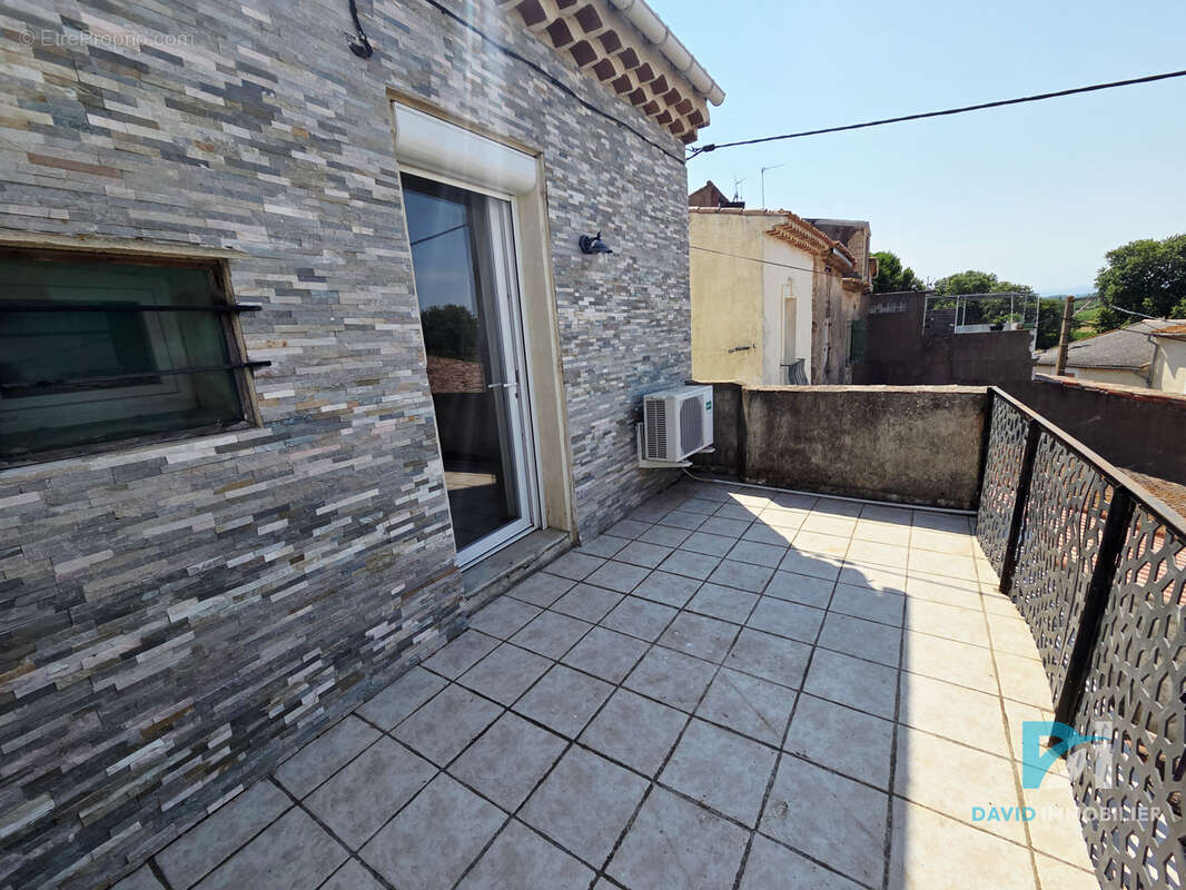Maison de ville rénovée avec terrasse. - photo 7