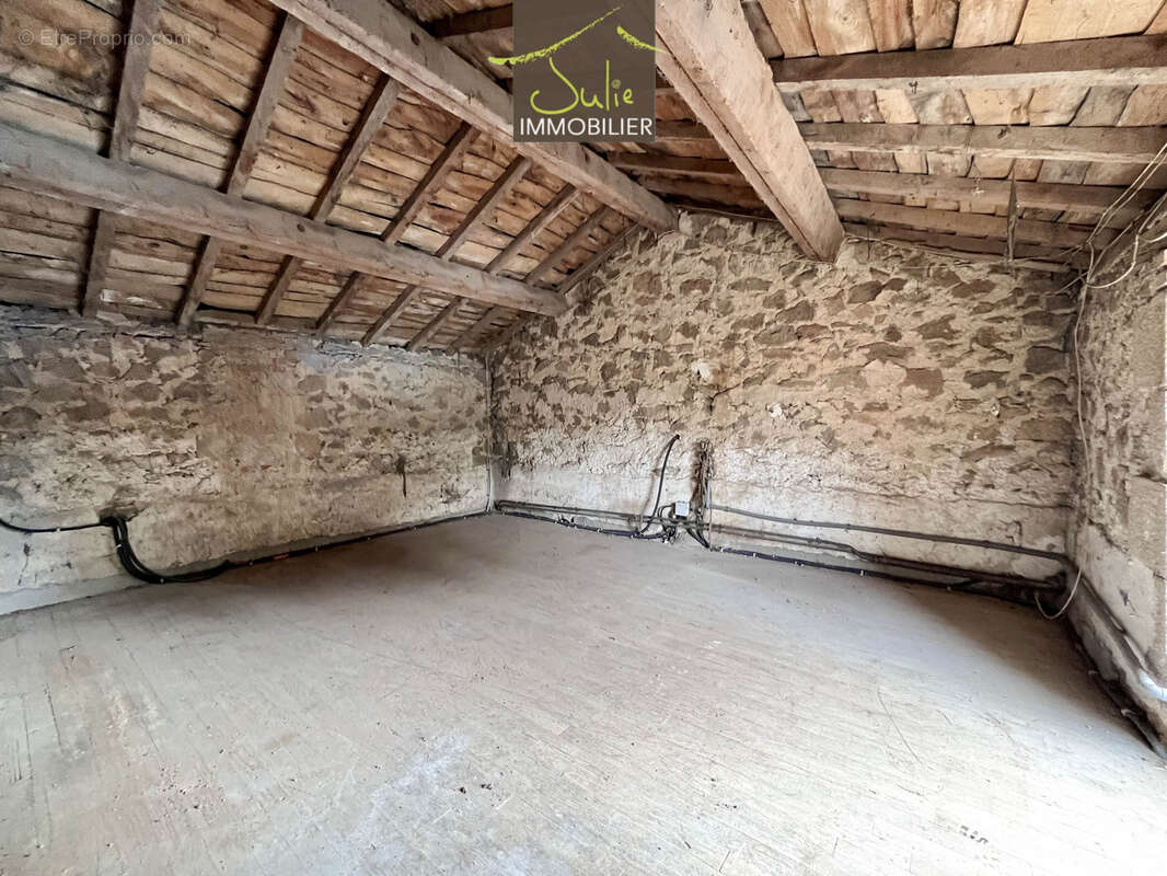 Maison à NUEIL-LES-AUBIERS