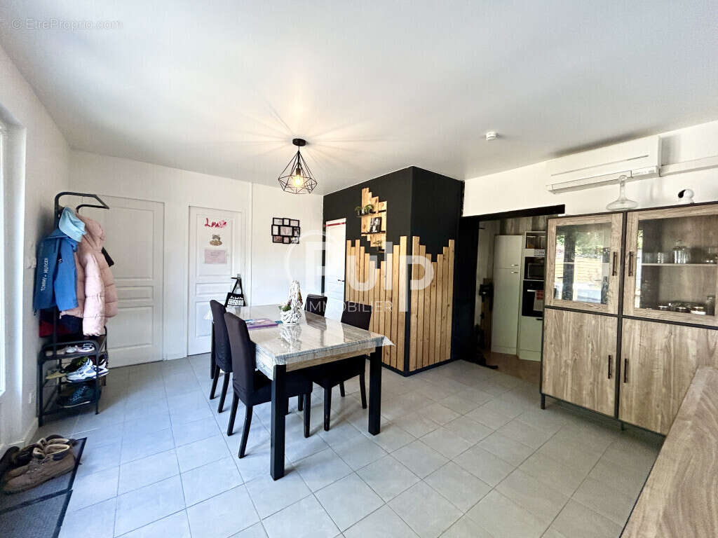 Mazingarbe • 136 m² • 4 chambres • semi plain-pied • jardin • garage • terrasse • dpe c - photo 4