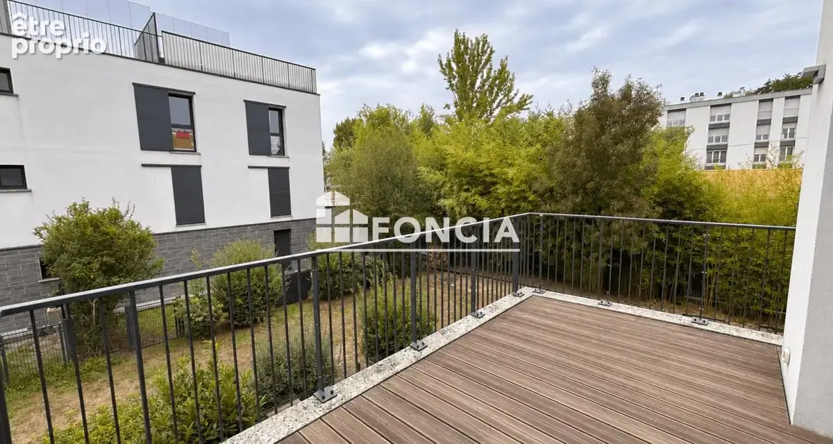 Beau T4 au calme avec balcon plein sud et 2 places de parking en sous-sol - photo 5