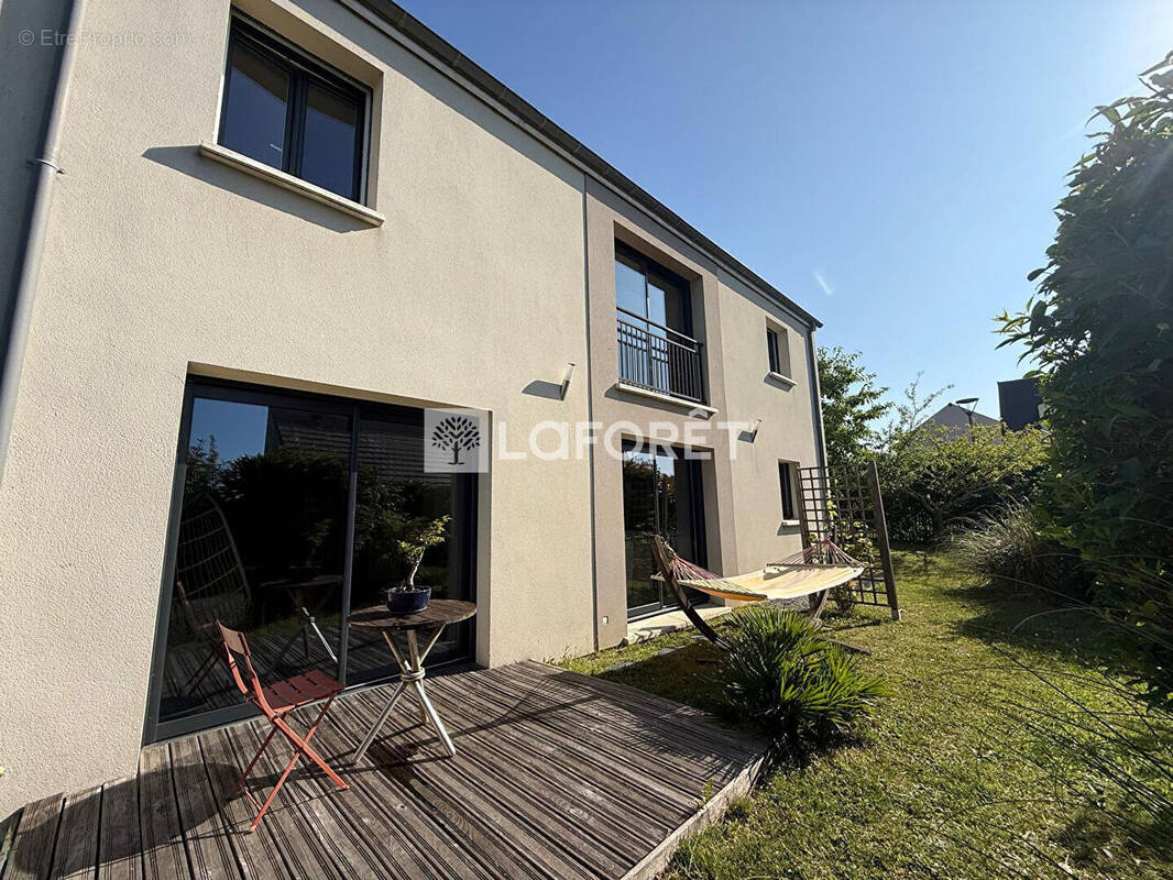 Maison à SAINT-LEU-D&#039;ESSERENT