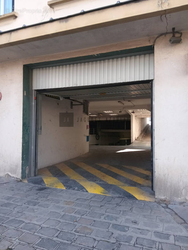 Parking à AUBERVILLIERS