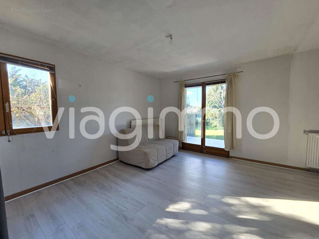 Maison à MONTELIMAR