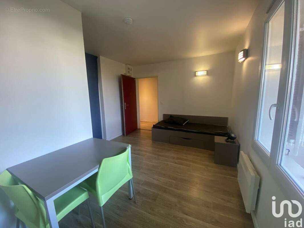 Photo 2 - Appartement à MAGNY-LE-HONGRE
