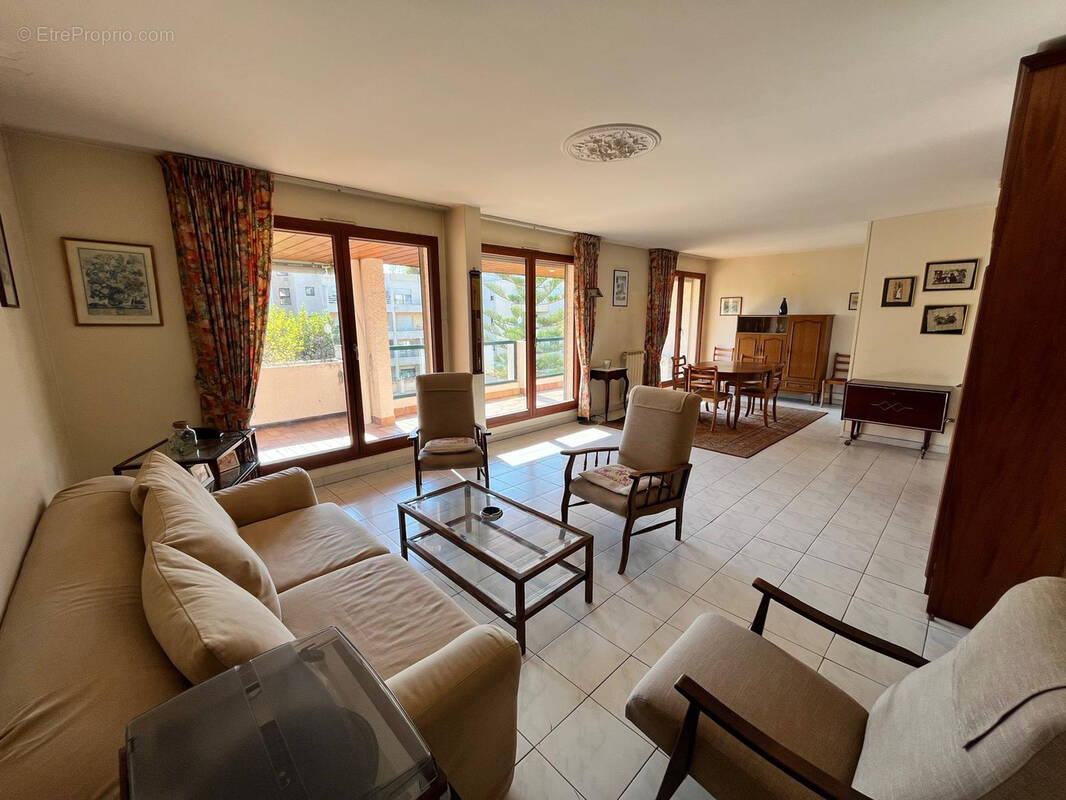 Appartement à HYERES