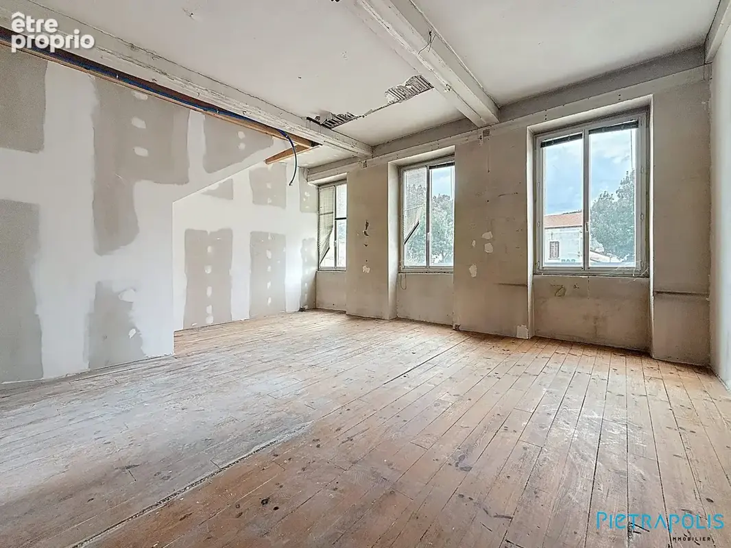 Appartement 4 pièces 53 m² à vendre à Tarare (69170) - photo 2