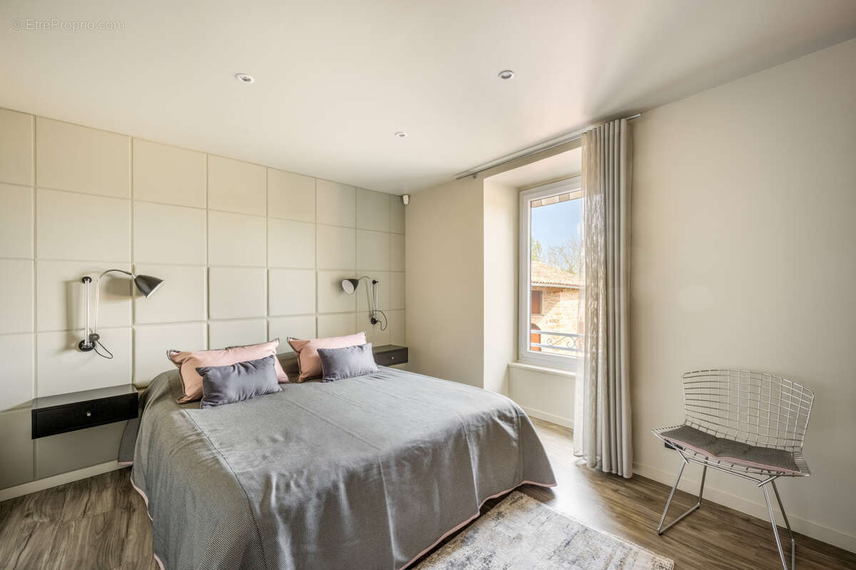 Maison à CHARNAY-LES-MACON