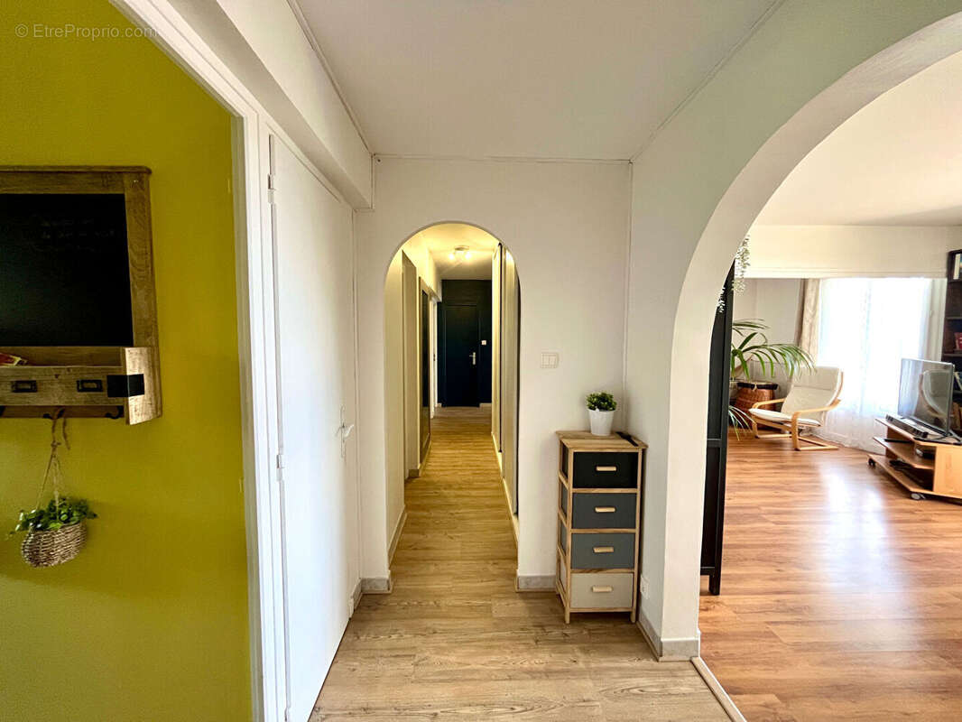 T4 + balcon dernier etage  - voiron - photo 5