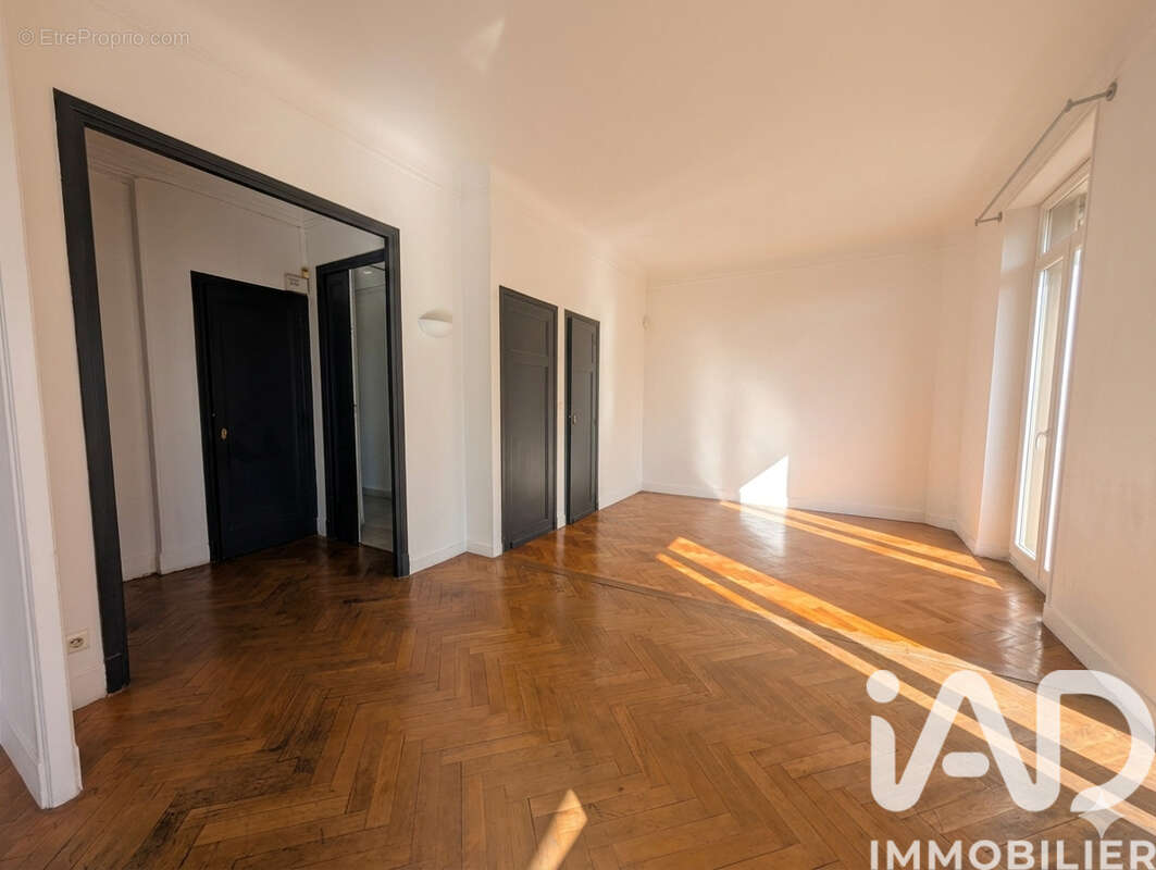 Photo 2 - Appartement à MARSEILLE-8E