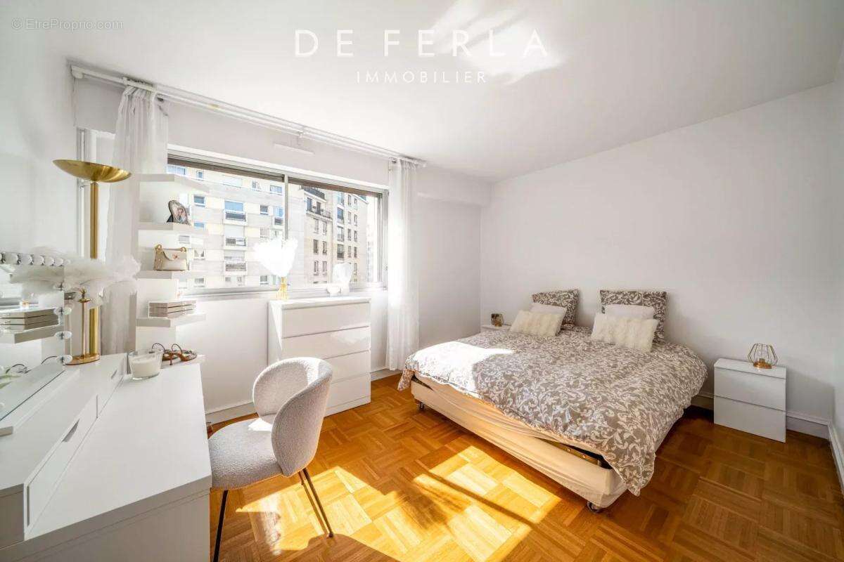Appartement à PARIS-14E