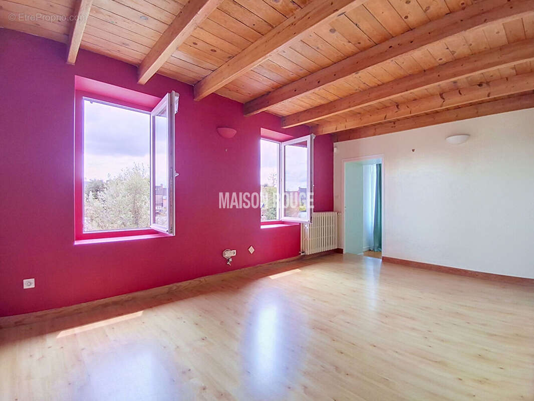 Le charme authentique et les volumes généreux qui font la différence - Maison à proximité du bourg de Yffiniac - photo 10