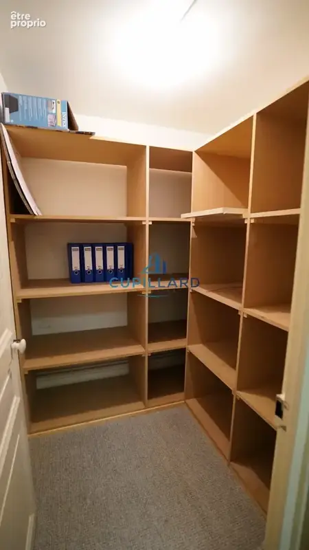 ROANNE - Appartement à rénover - photo 8