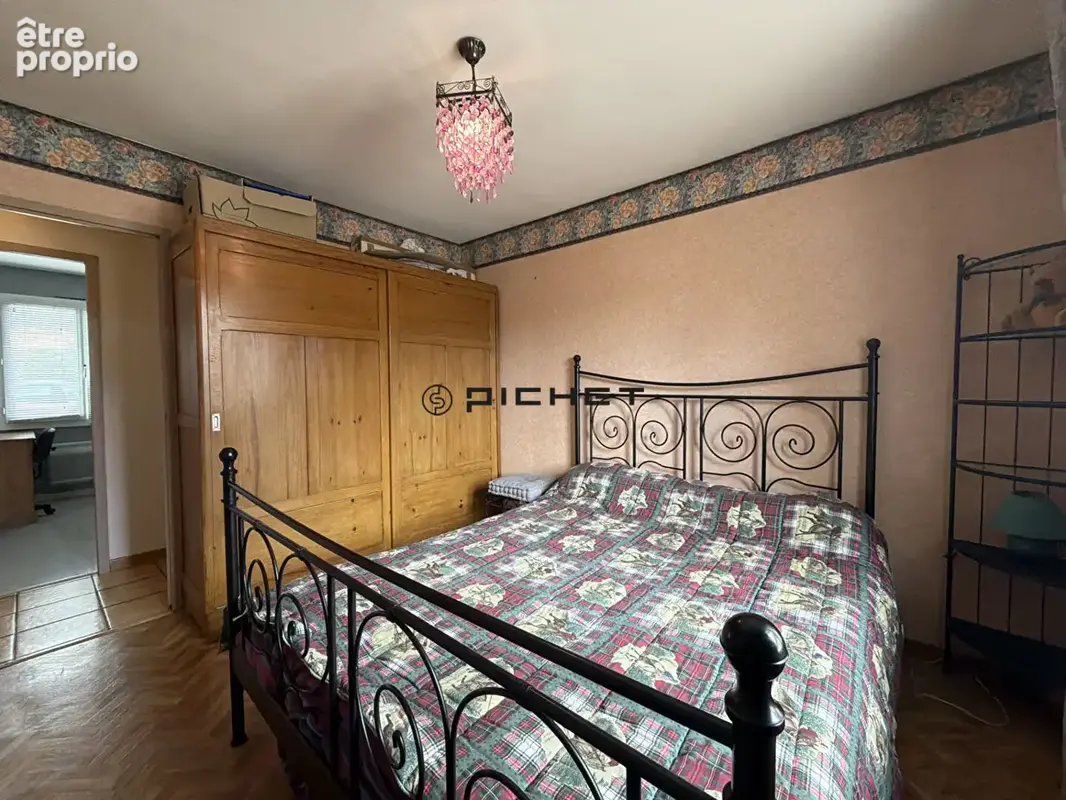 St Médard en Jalles -EXCLUSIVITÉ Maison familiale de 140 m² sur 600 m² de terrain avec piscine, terrasse et garage aménagé - photo 11