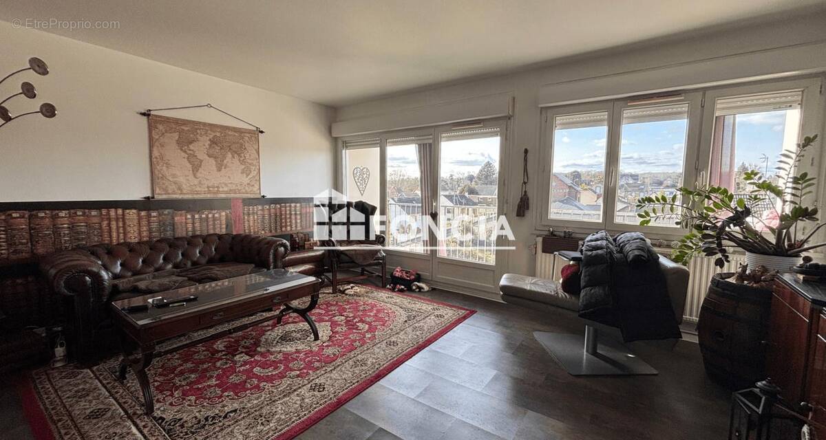 Appartement à SAINT-ETIENNE-DU-ROUVRAY