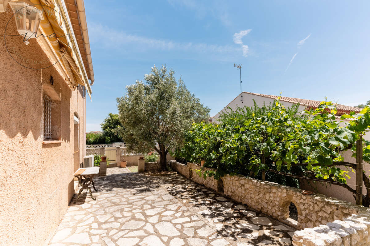 Lignan-sur-Orb   Maison de caractère 215 m2, 5 chambres, piscine, terrain 983 m2 - photo 36