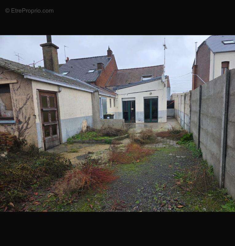 Maison à AULNOYE-AYMERIES