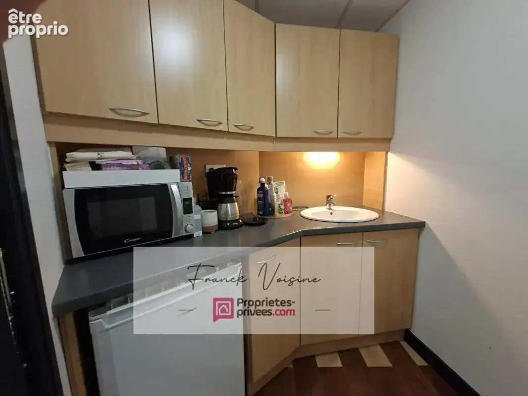 A VENDRE aux Herbiers centre ville, immeuble composé de 2 espaces commerciaux et d'1 appartement duplex de 96 m2 - photo 8
