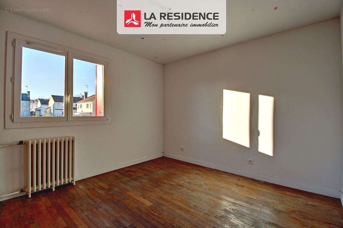 Maison à SAINT-ETIENNE-DU-ROUVRAY