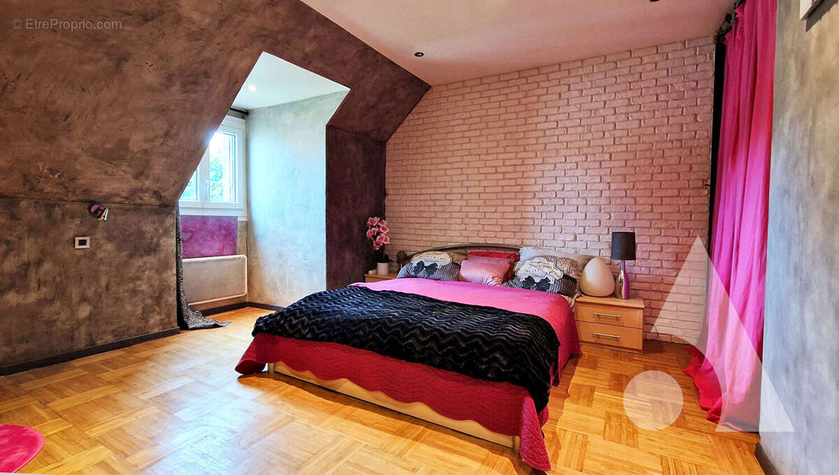 Maison à LE THILLAY