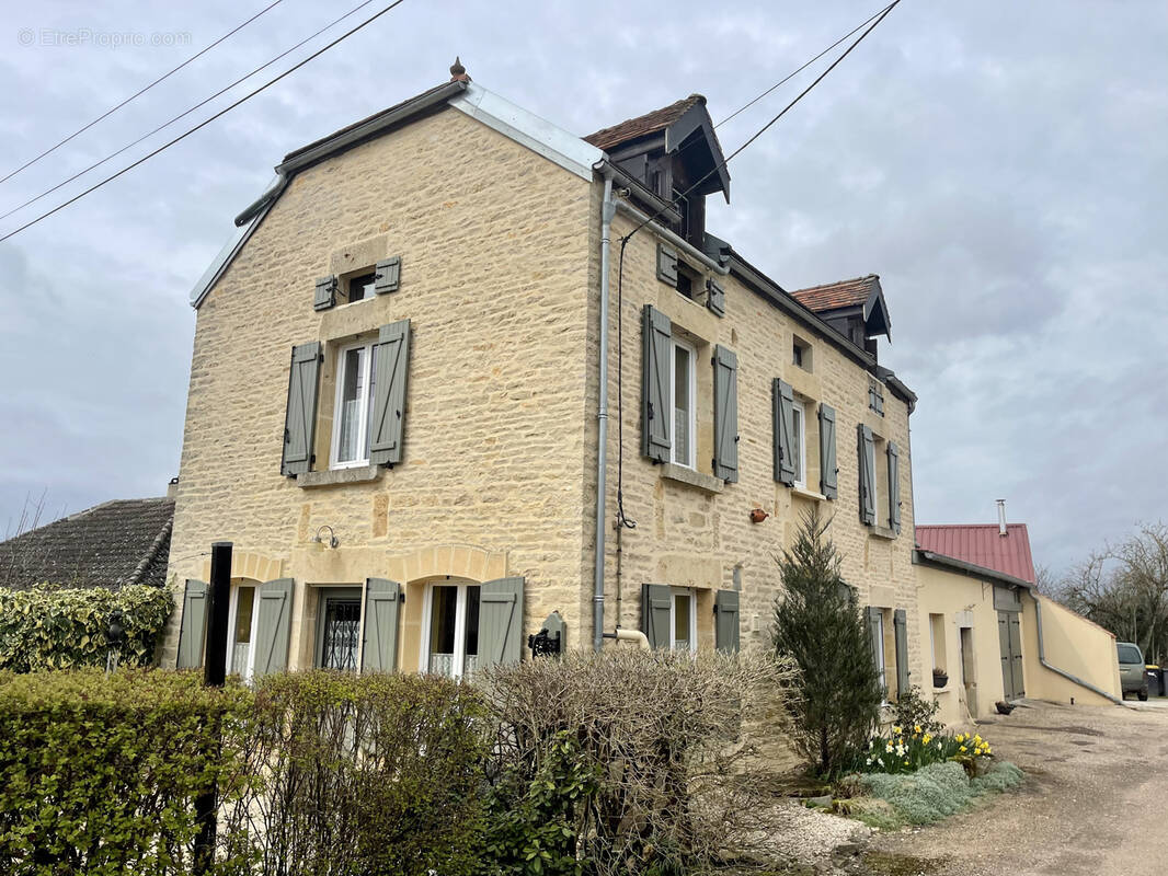 Maison à MONTBARD