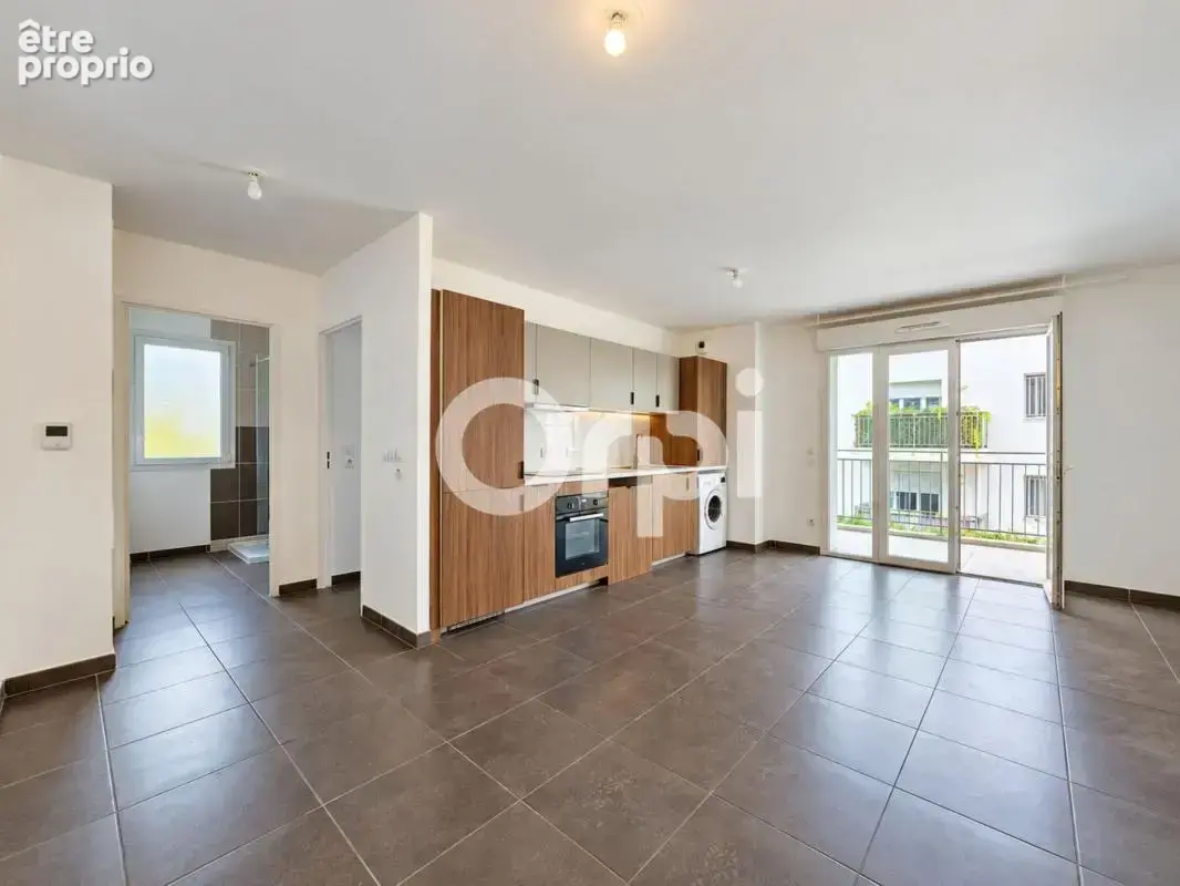 Proche commerces & transports - 2 chambres - garage - photo 2