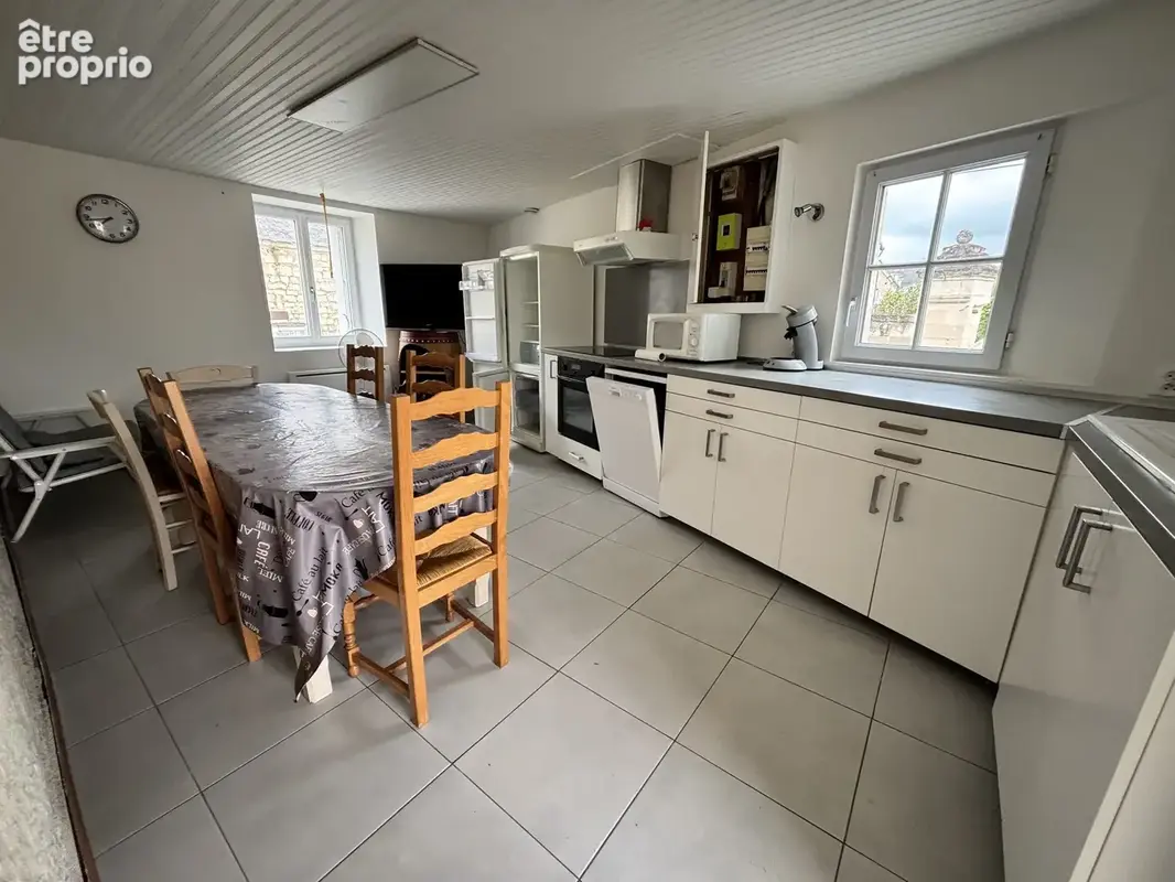 Ensemble immobilier composé de deux gîtes situés sur la commune de Savigny-en-Véron - photo 5