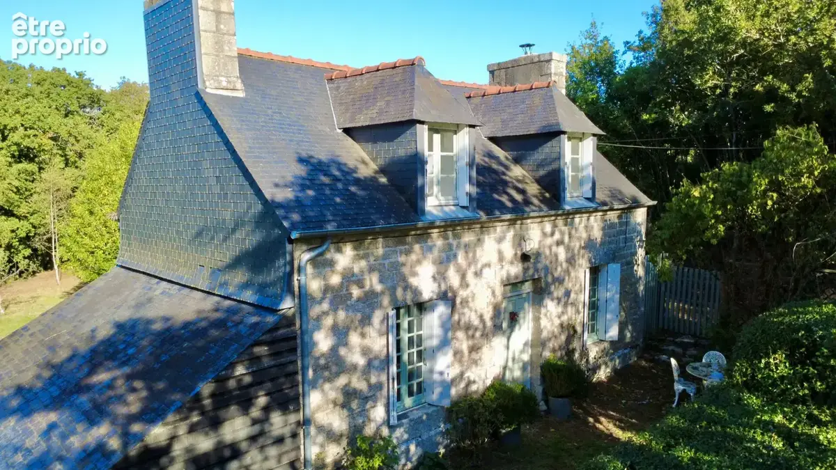 CÔTES-D'ARMOR: Bulat-Pestivien, proche Callac. Charmante maison en pierre de 2 chambres, avec garage et dépendances, sur 2,7 hec - photo 3